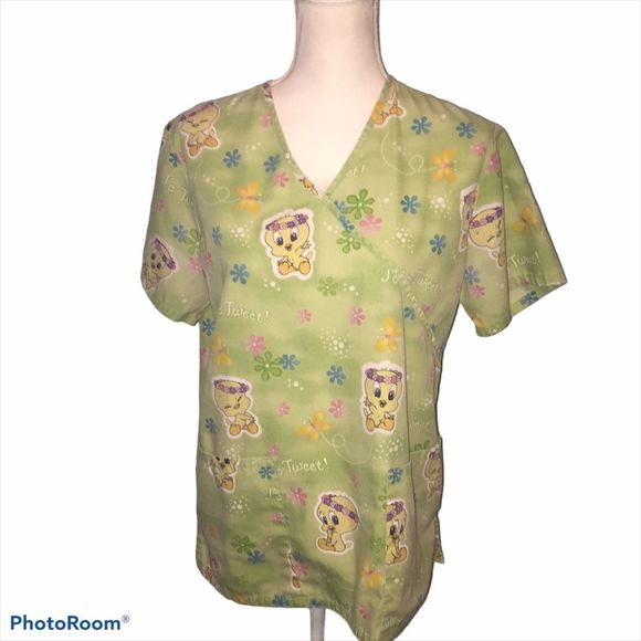 Baby Tweety Bird Pale Green Scrub Top Medium Looney Tunes Nurse Medical - Picture 1 of 8